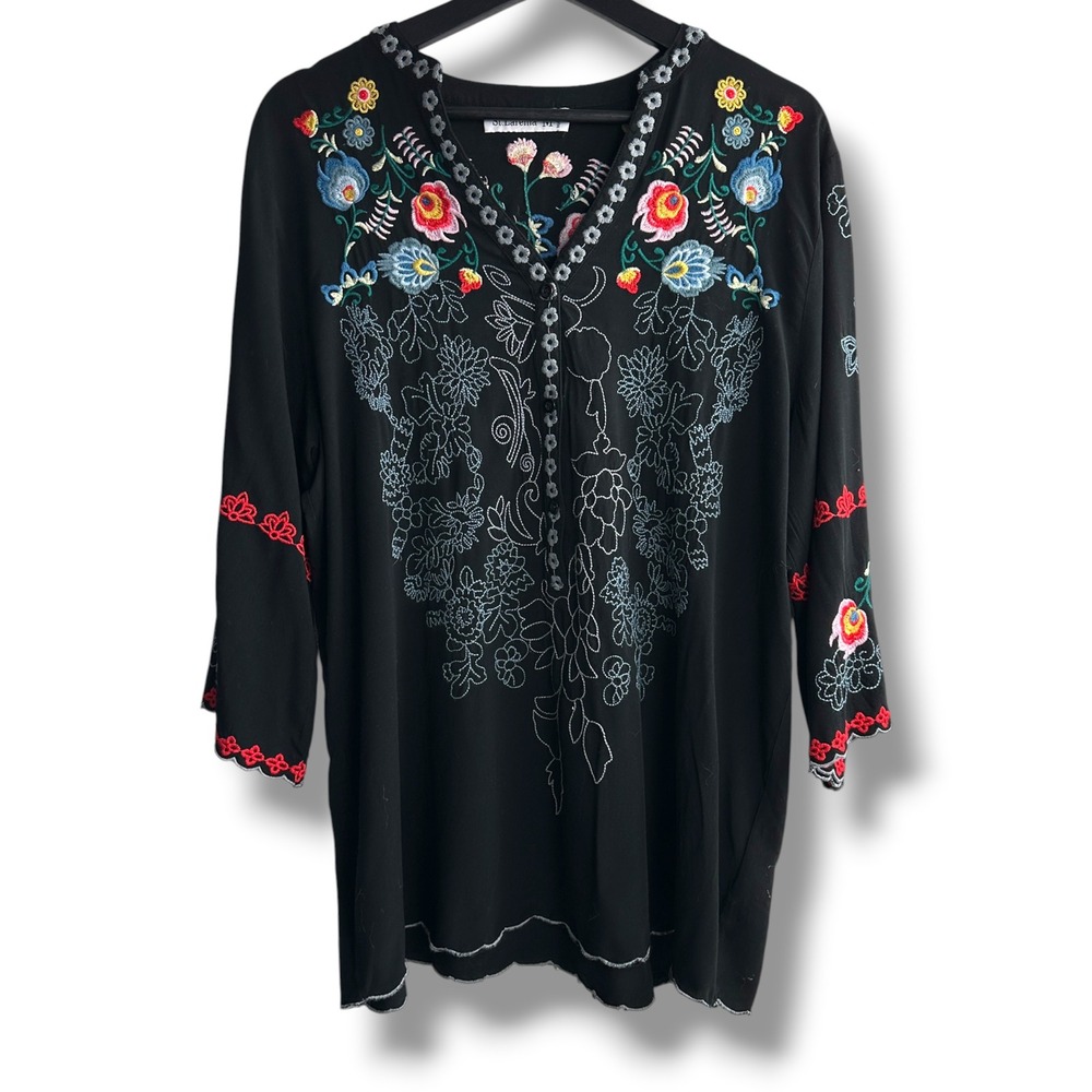 St. Lareina Tunic Top Women Medium Black Floral Embroidered Boho 3/4 Sleeve